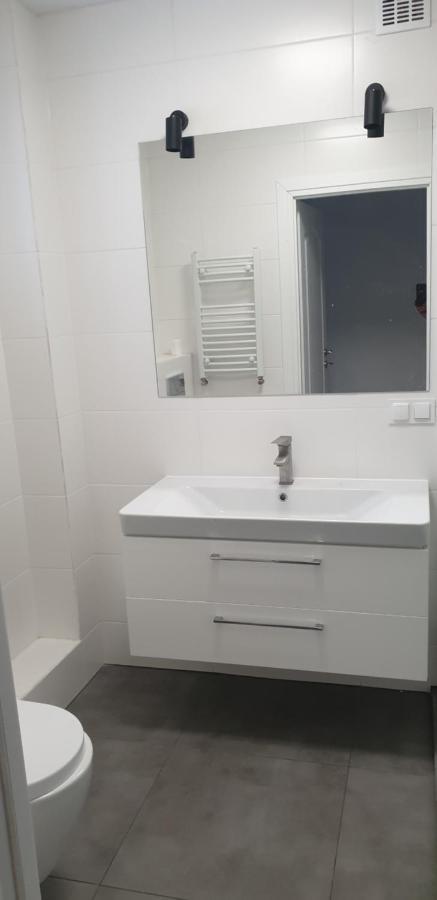 Apartament W Centrum Kielc Z Prywatnym Parkingiem Келце Екстериор снимка